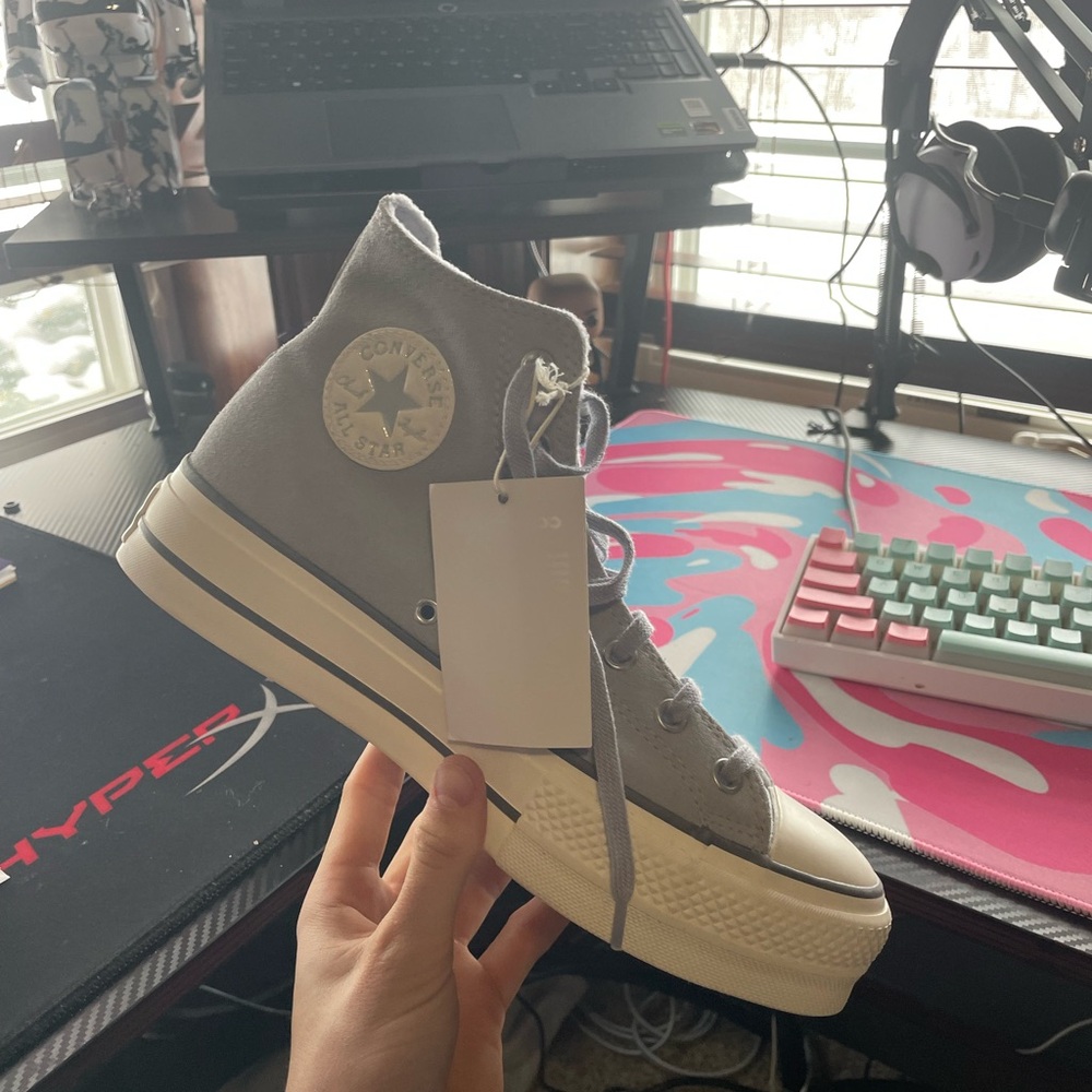 Blue woman’s converse